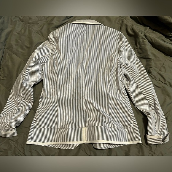 Blue and white pinstriped blazer jacket  by Renuar size 6 - Picture 7 of 7